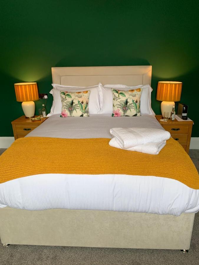 Bed and Breakfast The Lazy Lion Milford on Sea Exterior foto